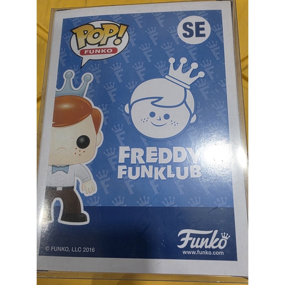 Brand New Funko Pop Freddy Funko SE Freddy Funklub Vaulted w/Protector 2016 - Picture 3 of 6